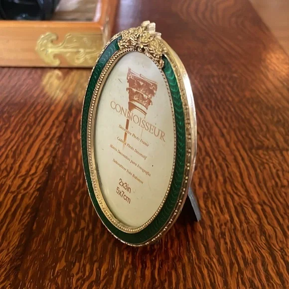 Vintage 1996 connoisseur decorative photo frame 2x3 inch green guilloche enamel - Picture 2 of 4